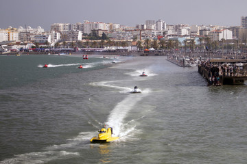 Fototapeta premium fast powerboat racing