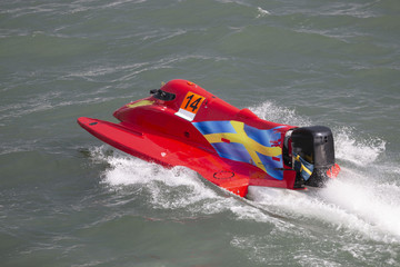 fast powerboat racing