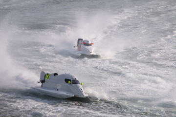 fast powerboat racing