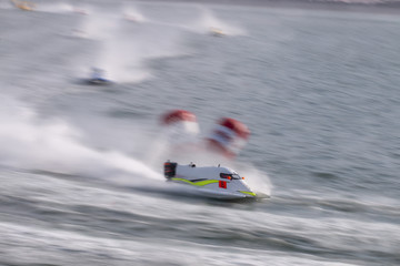 fast powerboat racing