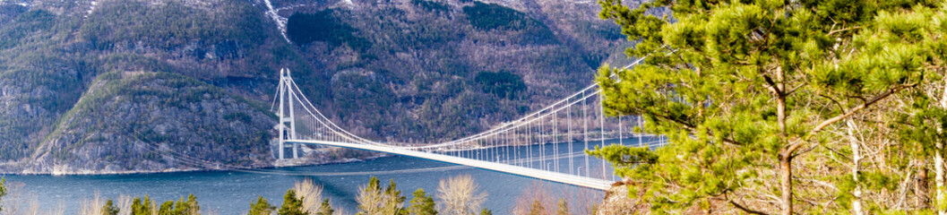 Fototapeta na wymiar Hardangerbrücke
