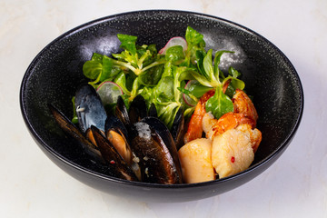 Prawn, scallops and mussels