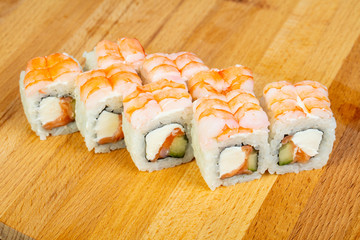 Roll with shrimp