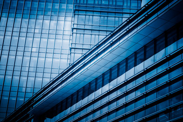 Obraz premium Urban abstract - windowed corner of office building.