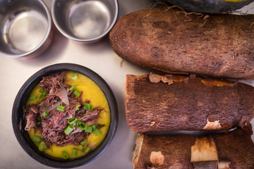 escondidinho de carne seca com mandioca