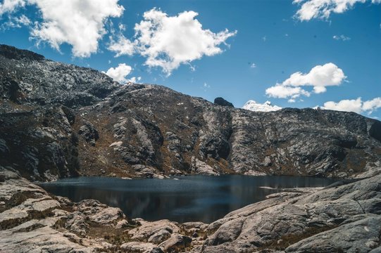 Laguna Ahuac en parque nacional Huascaran