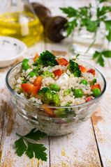 Salad of crushed cereals