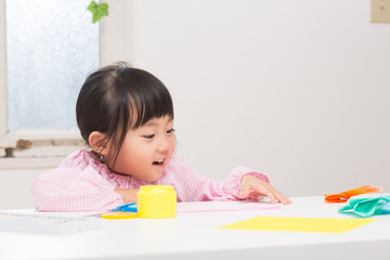 工作をする子供