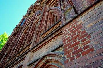 Ceglana ściana kościoła św. Anny w Wilnie - gotyckiej perełki architektury