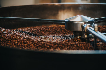 Coffee roaster cylinder roasting and mixing coffee beans