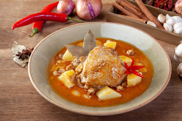 Yellow Curry Chicken (Massaman Curry Chicken)