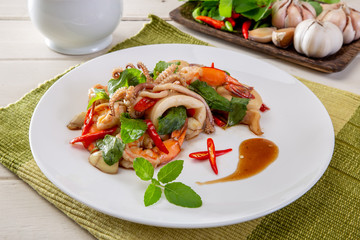 Fried Basil with Seafood
