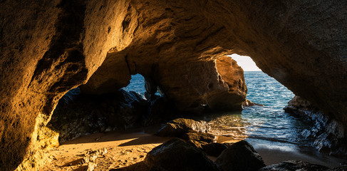 Impressionen aus Tropea - Tuffsteinhöhlen am Strand