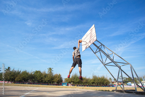 street dunk basketball