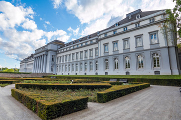 Obraz premium The palace of Koblenz with garden, Germany