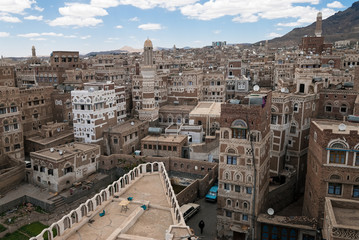 Fototapeta na wymiar Multi-storey traditional buildings made of stone in Sanaa, Yemen