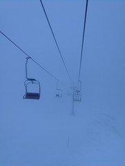 Seggiovia nella nebbia