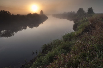 Fototapeta na wymiar Dawn by the river