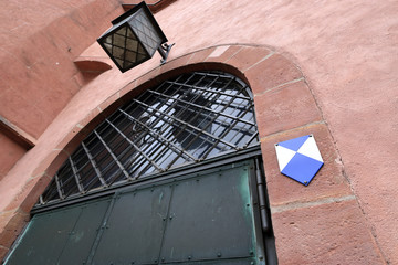 Hinweisschild Blau Weisse Raute für schützenswerte Kulturgüter