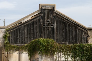 house left with gratings