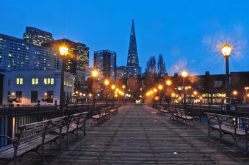 Obraz premium San Francisco California Pier Skyline Dusk