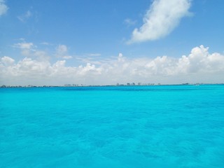 Fototapeta na wymiar the beach in Cancun