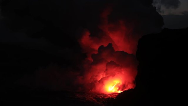 Hawaii, Bigisland, volcanic park Kilauea, volcano erruption and red hot lavaflow 