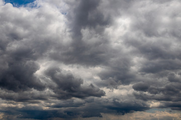 Obraz premium a dark cloud before rain