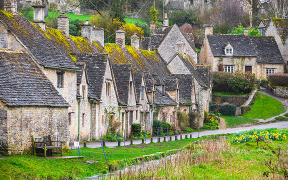 Cotswold stone cottages in Bibury, England