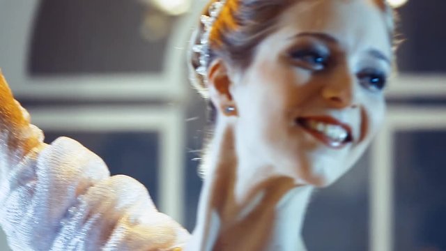 Classical Russian ballet. Blows the dancers. 10