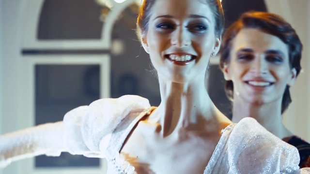 Classical Russian ballet. Blows the dancers. 11