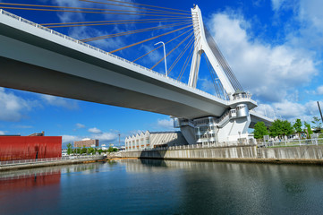 青森駅周辺のベイエリアは、モダンながらもちょっぴり懐かしい風情の残る北国の街