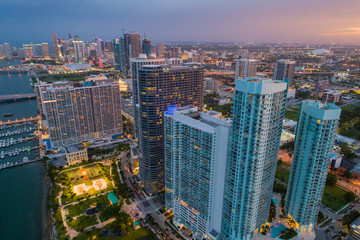 Obraz premium Aerial highrise architecture Edgewater Miami Downtown view
