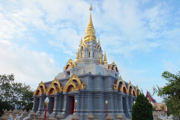 Fototapeta premium Wat Sinakarintra stit mahasantikhiri.doi maeslong,temple in thai land.