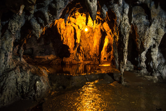 Hoyop Hoyoan Cave, Camalig, Albay