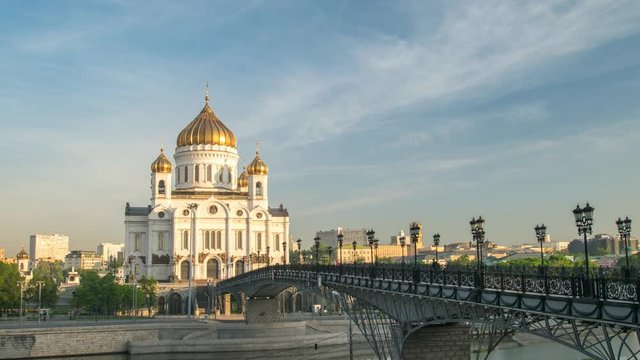 Moscow city skyline timelapse at Cathedral of Christ the Saviour and bridge over Moscow River, Moscow Russia 4K Time Lapse