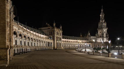 Fototapeta na wymiar Sevilla bei Nacht