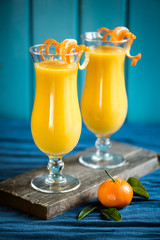 Smoothie mango-banana-orange