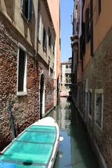 Fototapeta na wymiar Canal in venice italy