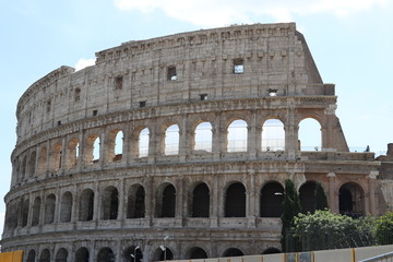 Naklejka premium historical coliseum landmark in ancient rome italy