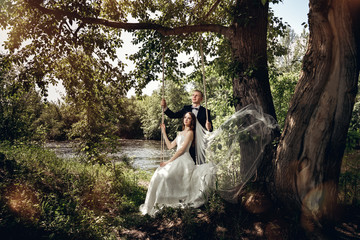 Fototapeta premium Wedding couple. Beautiful bride and groom.