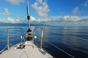 Obraz na płótnie Canvas Sailing to Tahiti, French Polynesia