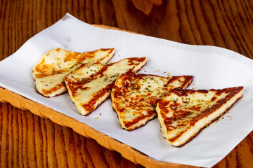 Grilled halloumi cheese