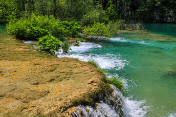 Fototapeta premium Niesamowity Park Narodowy Jezior Plitwickich, Chorwacja