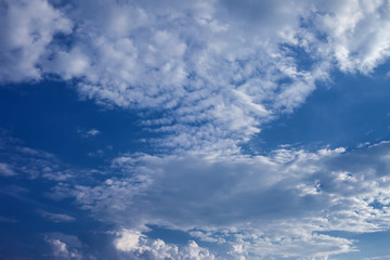 Obraz premium Beautiful clouds with blue sky background. Nature weather, cloud blue sky and sun