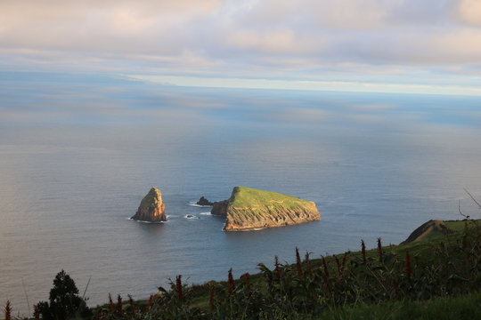 ilhéu baixo  na ilha Graciosa, Açores.