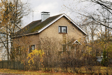 Obraz premium House in the village in the fall