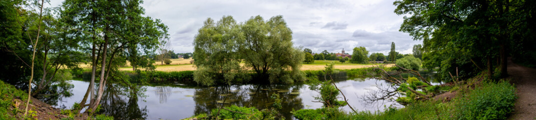 Fototapeta na wymiar Riverside Panorama
