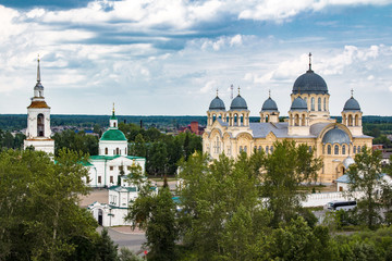 Fototapeta na wymiar Orthodox church in old tradition, Verkhoturye
