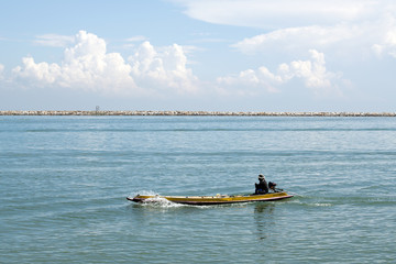 Fototapeta premium Fishing boats fishing off the morning thuen stomach morning sunrise in the sea Songkhla Thailand